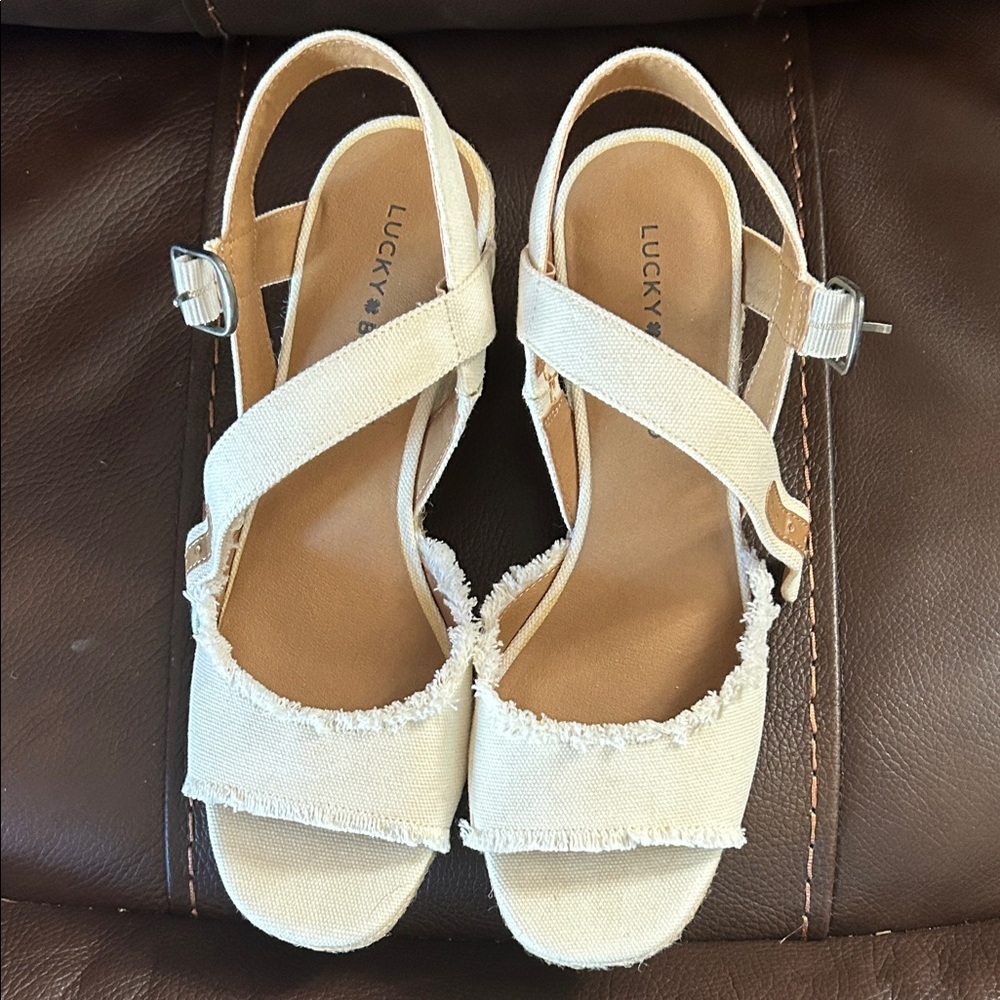 Lucky Brand Women's Cream Frayed Sandals